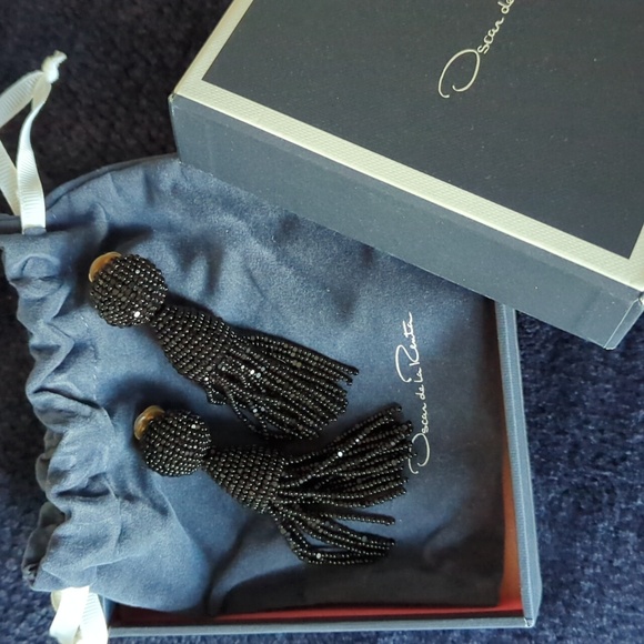 Oscar de la Renta Clip On Earrings - Black - Picture 1 of 1